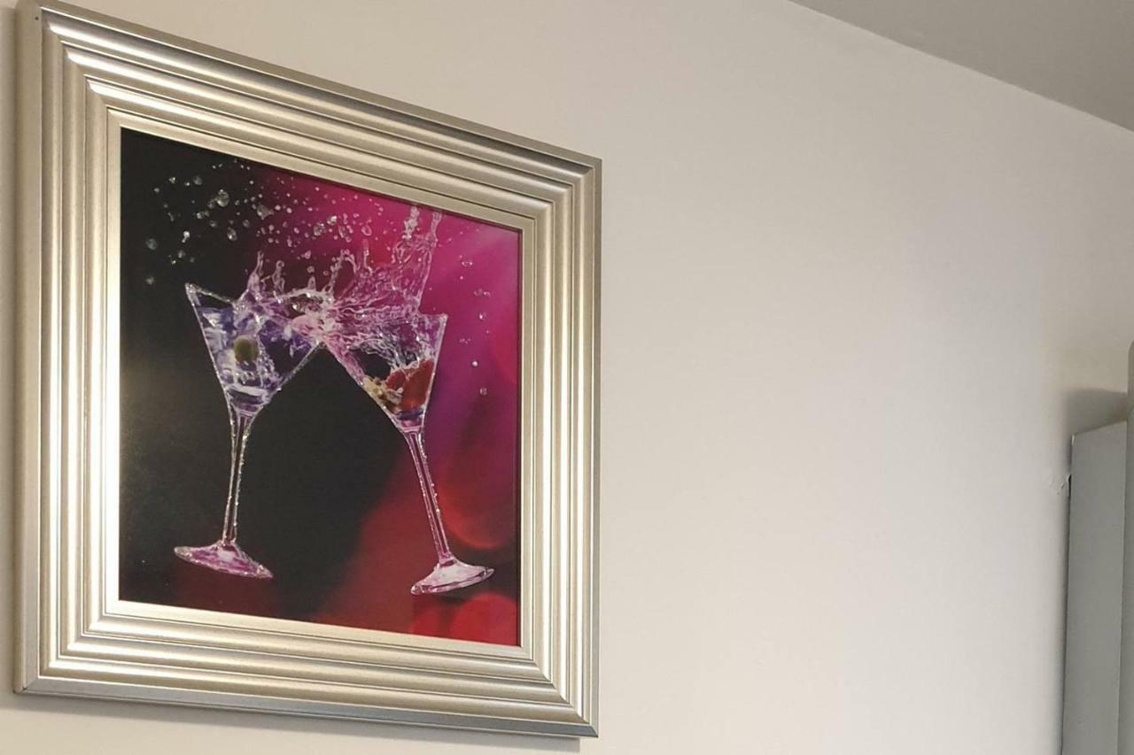The Beach Apartment, Near Outlander Location カーコーディ エクステリア 写真