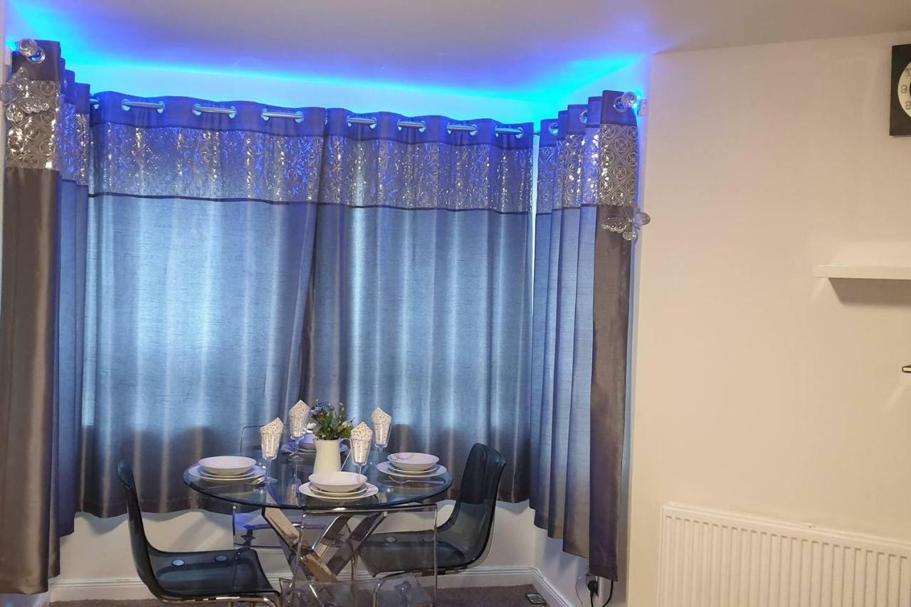 The Beach Apartment, Near Outlander Location カーコーディ エクステリア 写真
